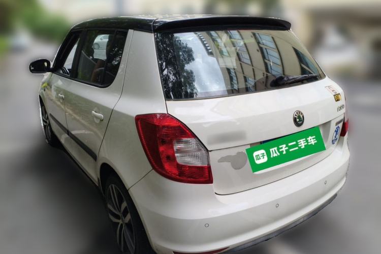 Used Skoda Fabia 2012 1.6L Automatic Sport Edition Rear Left 45 Deg