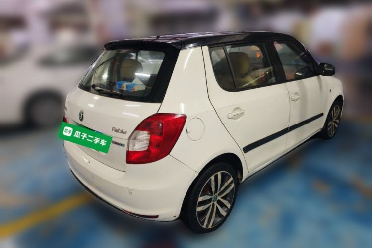 Used Skoda Fabia 2012 1.6L Automatic Cool Black Edition Rear Right 45 Deg