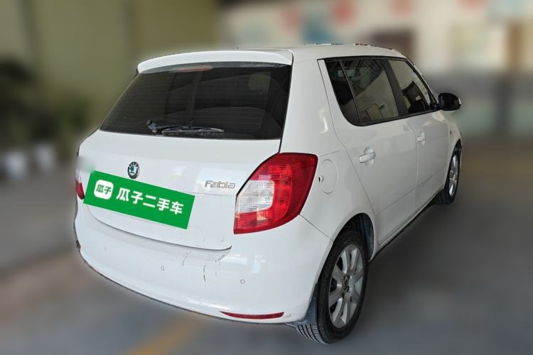 Used Skoda Fabia 2012 1.4L Automatic Crystal Edition Rear Right 45 Deg