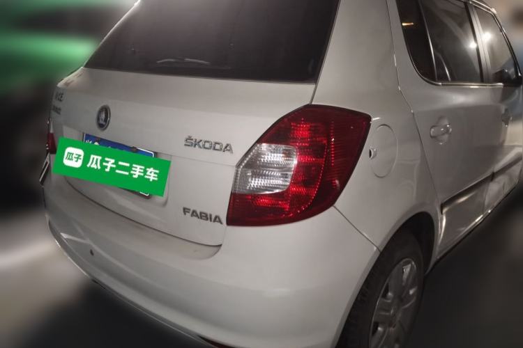 Used Skoda Fabia 2012 1.4L Automatic Crystal Edition Rear Right 45 Deg