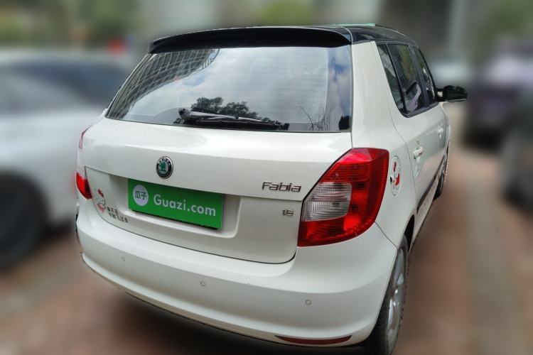 Used Skoda Fabia 2012 1.6L Automatic Cool Black Edition Rear Right 45 Deg