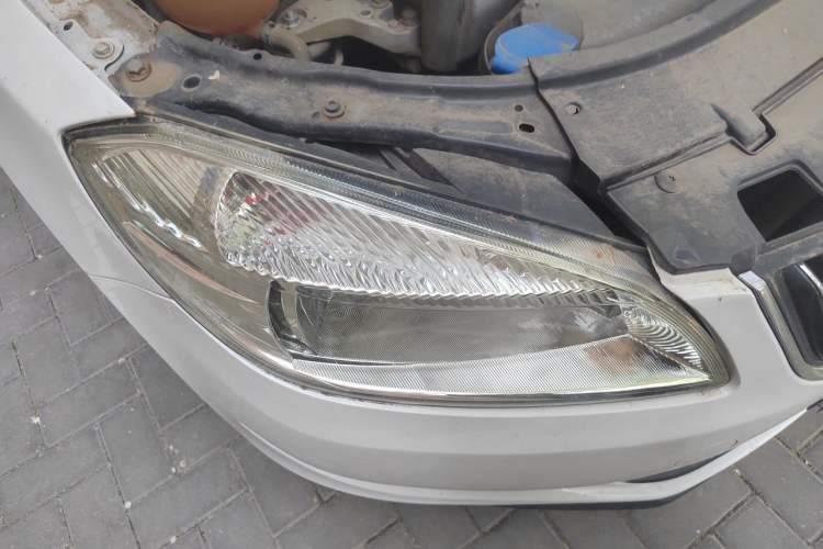 Used Skoda Fabia 2012 1.4L Automatic Crystal Edition Right Front Headlight