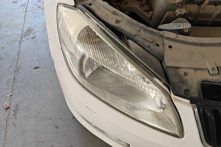 Used Skoda Fabia 2012 1.4L Automatic Crystal Edition Right Front Headlight