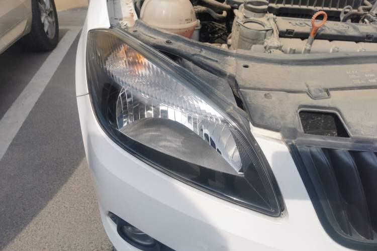 Used Skoda Fabia 2012 1.6L Automatic Sport Edition Right Front Headlight