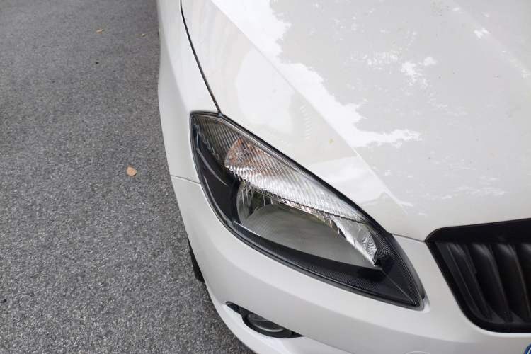 Used Skoda Fabia 2012 1.6L Automatic Sport Edition Right Front Headlight