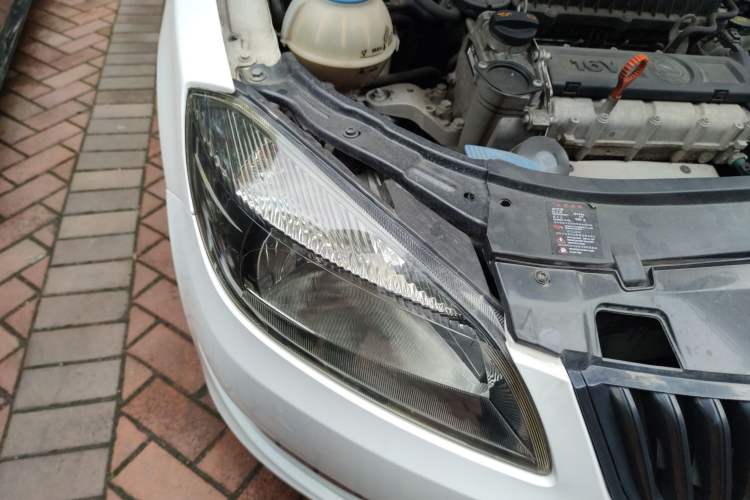 Used Skoda Fabia 2012 1.6L Automatic Cool Black Edition Right Front Headlight