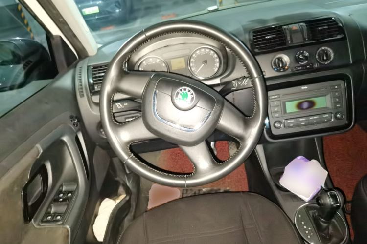 Used Skoda Fabia 2012 1.6L Automatic Cool Black Edition Steering Wheel