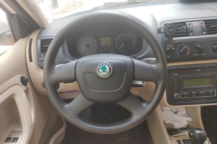 Used Skoda Fabia 2012 1.4L Automatic Crystal Edition Steering Wheel