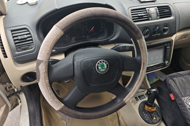 Used Skoda Fabia 2012 1.4L Automatic Crystal Edition Steering Wheel
