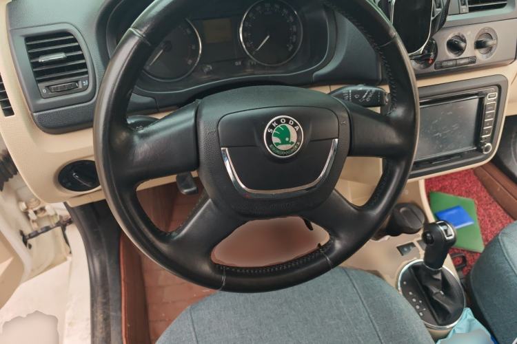 Used Skoda Fabia 2012 1.4L Automatic Crystal Edition Steering Wheel