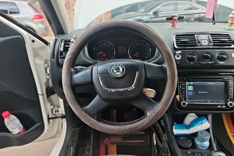 Used Skoda Fabia 2012 1.6L Automatic Sport Edition Steering Wheel