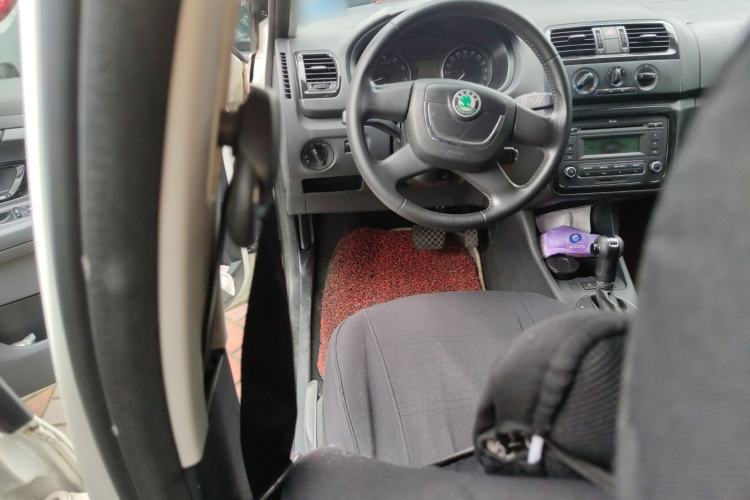 Used Skoda Fabia 2012 1.6L Automatic Cool Black Edition Steering Wheel