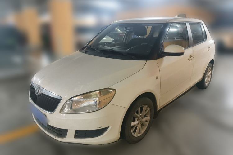 Gebrauchter Skoda Fabia 2012 1.4L Manual Crystal Edition Guazi used car, China used car export, Used car for sale, Used  cars, Cheapest cars for sale