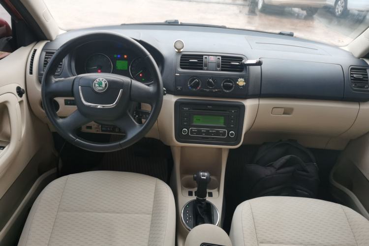 Used Skoda Fabia 2012 1.4L Automatic Crystal Edition Center Console