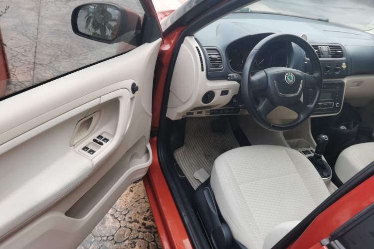 Used Skoda Fabia 2012 1.4L Automatic Crystal Edition Driver Seat