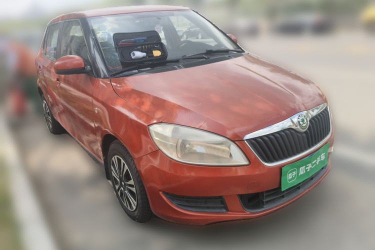 Used Skoda Fabia 2012 1.4L Manual Crystal Edition Front Right 45 Deg