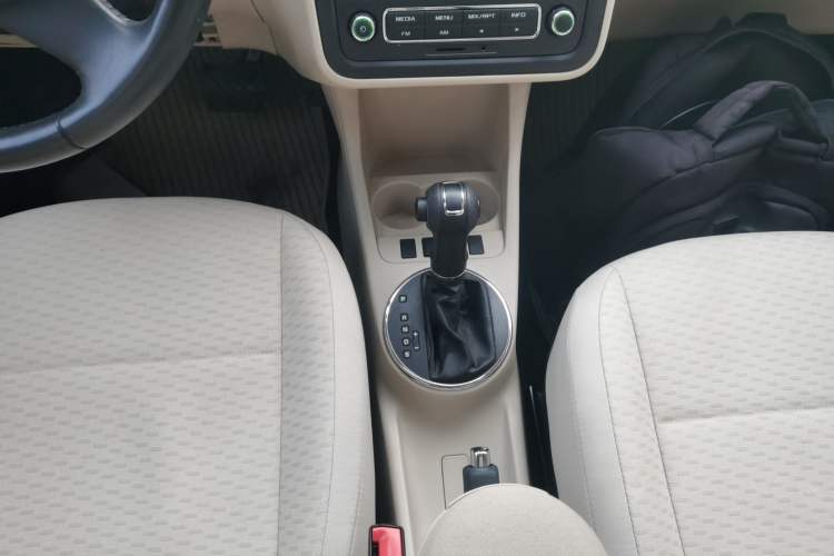Used Skoda Fabia 2012 1.4L Automatic Crystal Edition Gear Lever