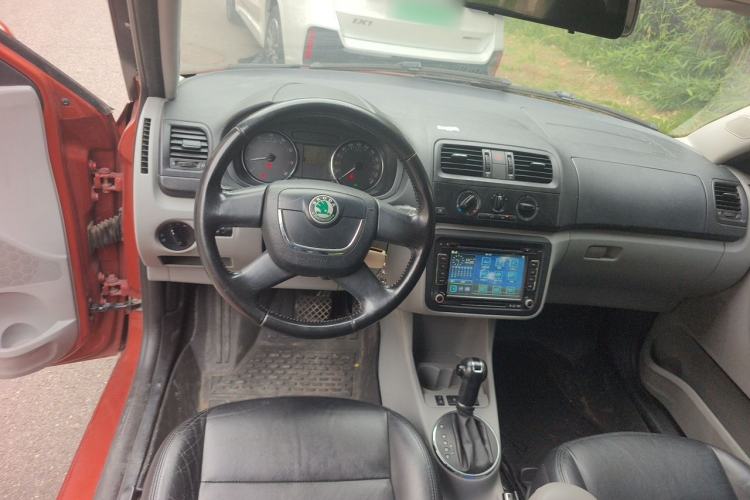 Used Skoda Fabia 2012 1.6L Automatic Crystal Edition Steering Wheel