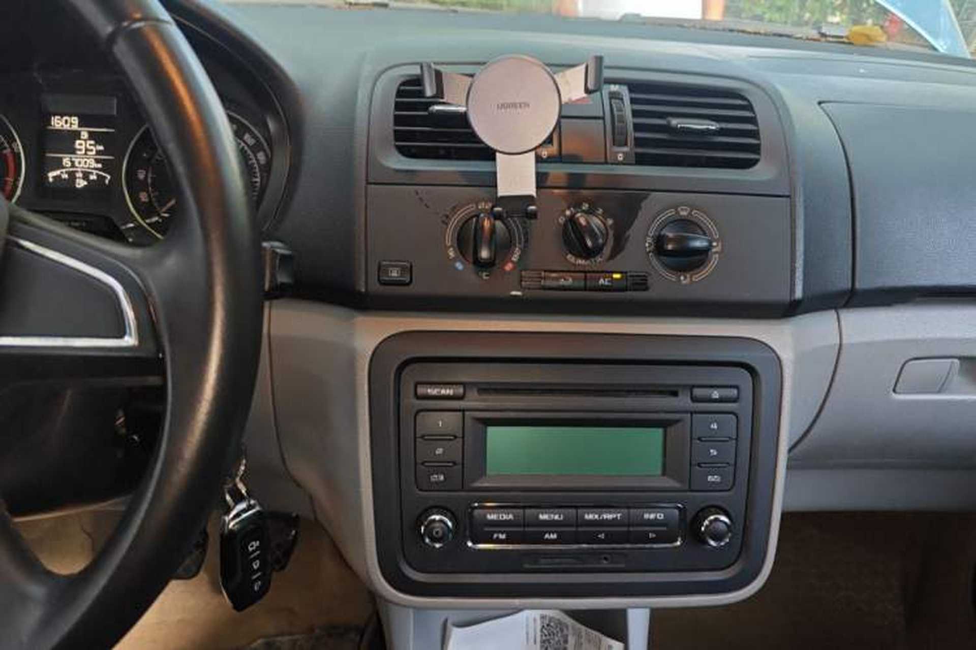 Used Skoda Fabia 2014 1.4L Manual Jingling Edition Audio And AC Panel
