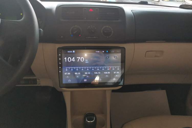 Used Skoda Fabia 2014 1.4L Automatic Crystal Edition Audio And AC Panel