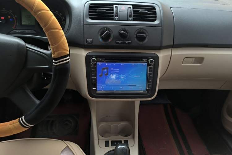 Used Skoda Fabia 2014 1.4L Manual Crystal Edition Audio And AC Panel