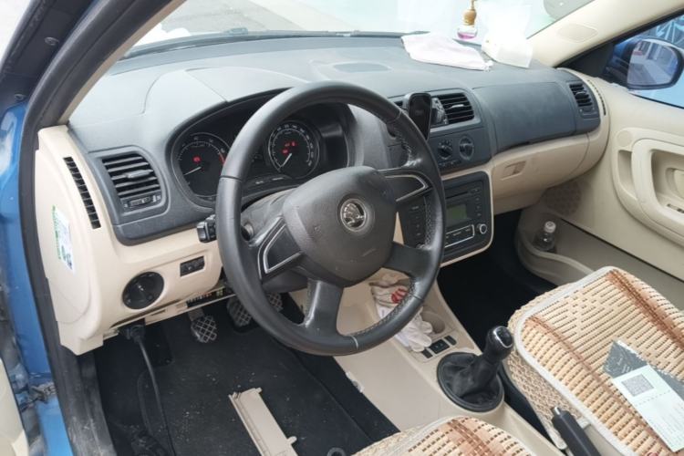 Used Skoda Fabia 2014 1.4L Manual Jingling Edition Center Console