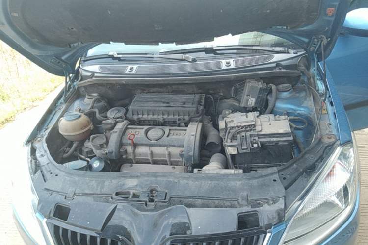 Used Skoda Fabia 2014 1.4L Manual Crystal Edition Engine Bay