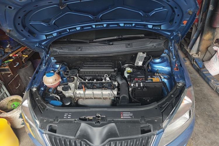 Used Skoda Fabia 2014 1.4L Manual Crystal Edition Engine Bay