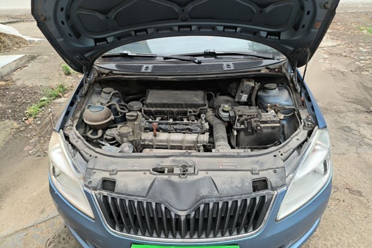 Used Skoda Fabia 2014 1.4L Manual Crystal Edition Engine Bay