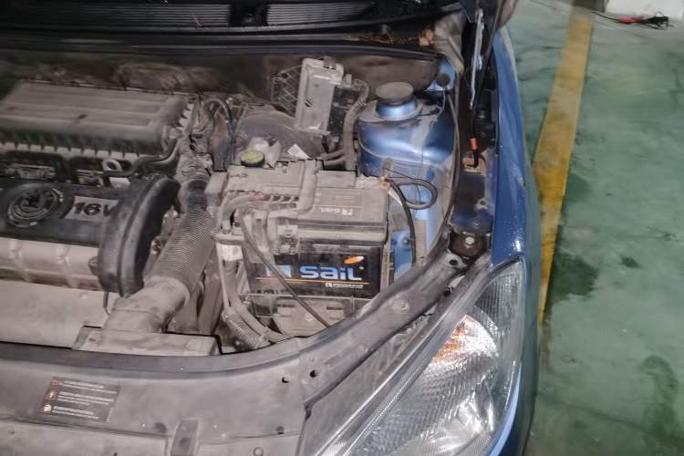 Used Skoda Fabia 2014 1.4L Manual Crystal Edition Engine Bay Left