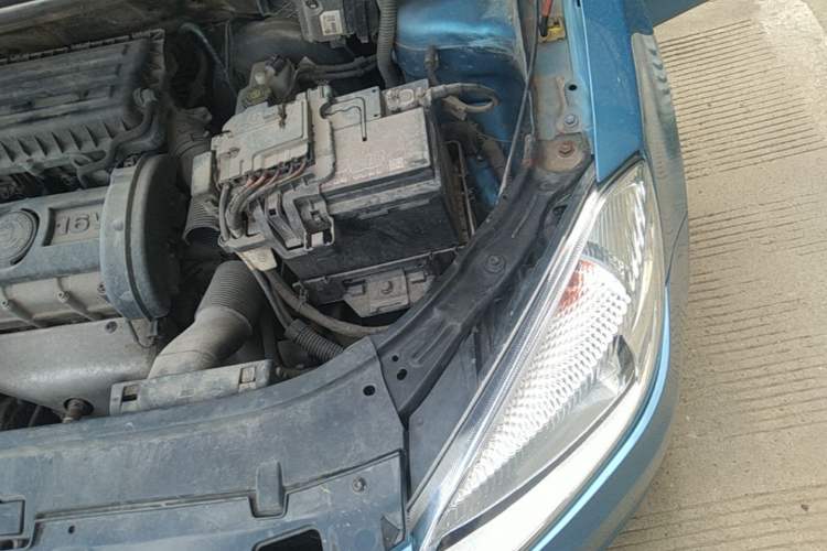 Used Skoda Fabia 2014 1.4L Manual Crystal Edition Engine Bay Left
