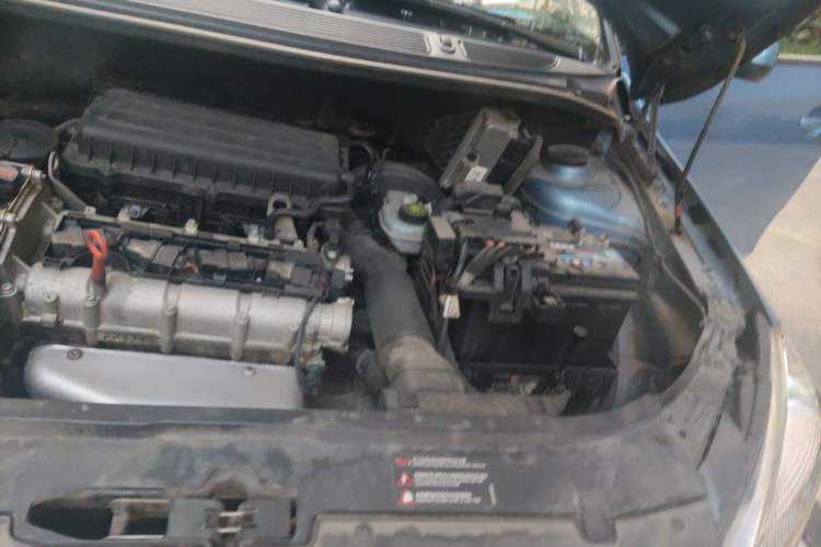 Used Skoda Fabia 2014 1.4L Automatic Crystal Edition Engine Bay Left