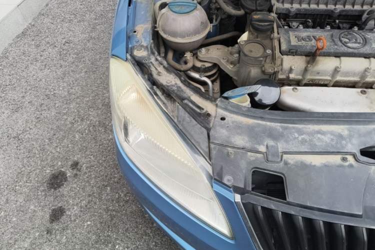 Used Skoda Fabia 2014 1.4L Manual Jingling Edition Engine Bay Right