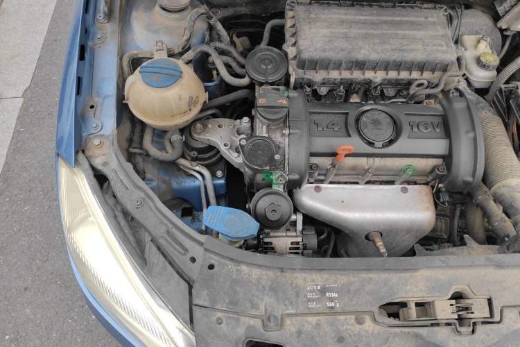 Used Skoda Fabia 2014 1.4L Automatic Crystal Edition Engine Bay Right
