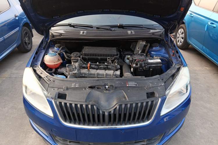 Used Skoda Fabia 2014 1.4L Automatic Crystal Edition Engine Bay