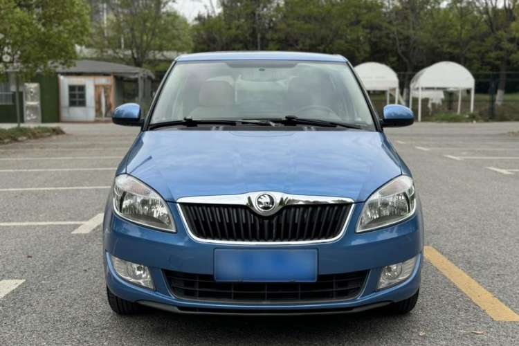 Used Skoda Fabia 2014 1.4L Automatic Crystal Edition Exterior 1