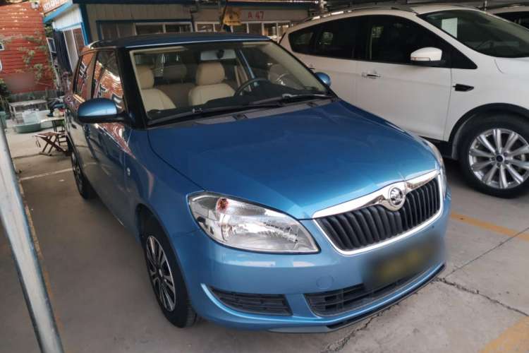 Used Skoda Fabia 2014 1.4L Automatic Crystal Edition Exterior 1