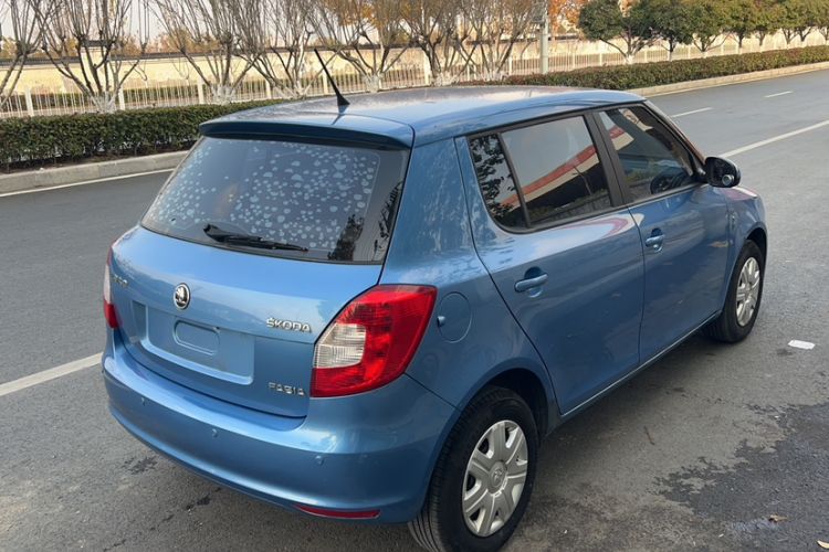 Used Skoda Fabia 2014 1.4L Manual Crystal Edition Exterior 2