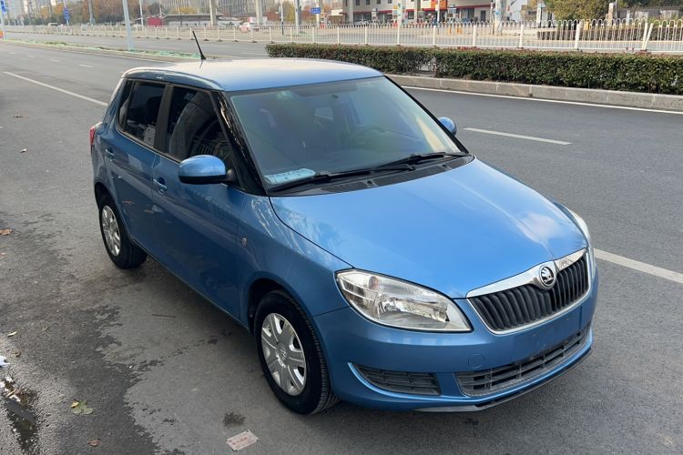 Used Skoda Fabia 2014 1.4L Manual Crystal Edition Exterior 2