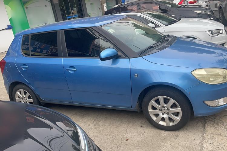 Used Skoda Fabia 2014 1.4L Automatic Crystal Edition Exterior 2