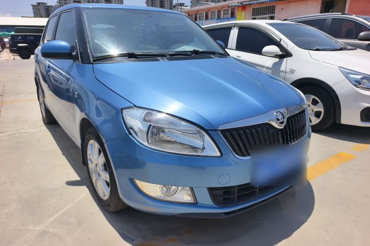Used Skoda Fabia 2014 1.4L Automatic Crystal Edition Exterior 3