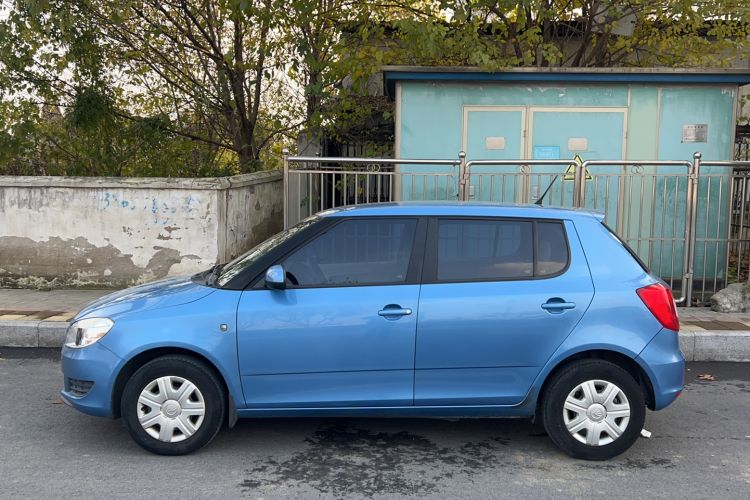 Used Skoda Fabia 2014 1.4L Manual Crystal Edition Exterior 3