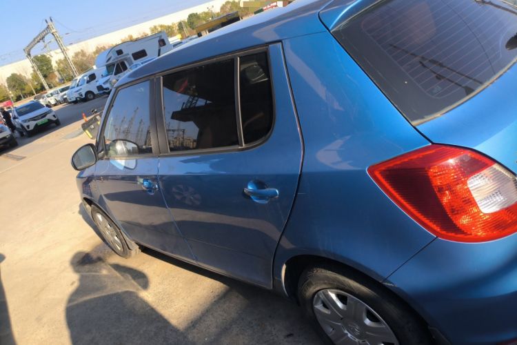 Used Skoda Fabia 2014 1.4L Automatic Crystal Edition Exterior 3