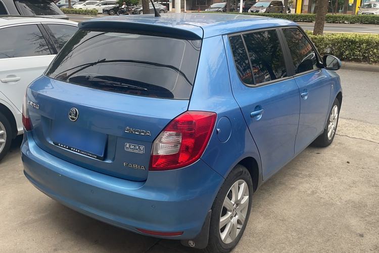 Used Skoda Fabia 2014 1.4L Automatic Crystal Edition Exterior 3