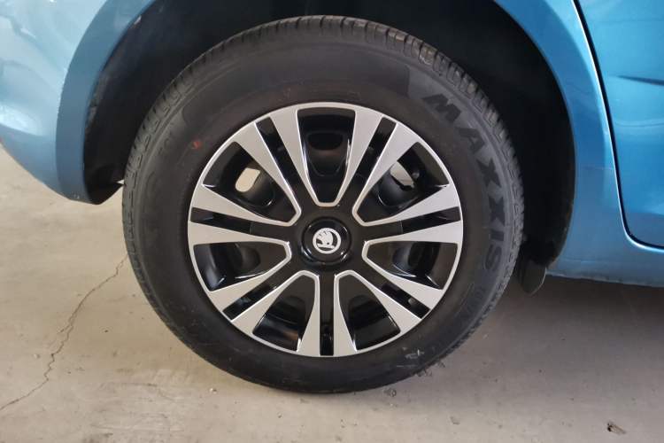 Used Skoda Fabia 2014 1.4L Automatic Crystal Edition Exterior 4