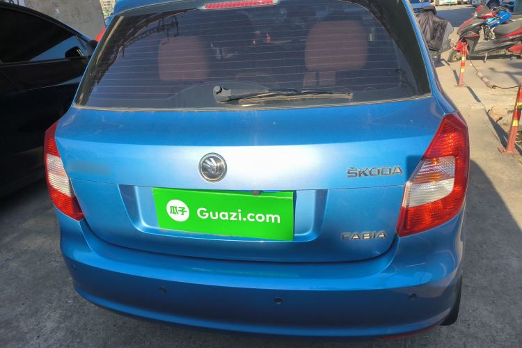 Used Skoda Fabia 2014 1.4L Automatic Crystal Edition Exterior 4