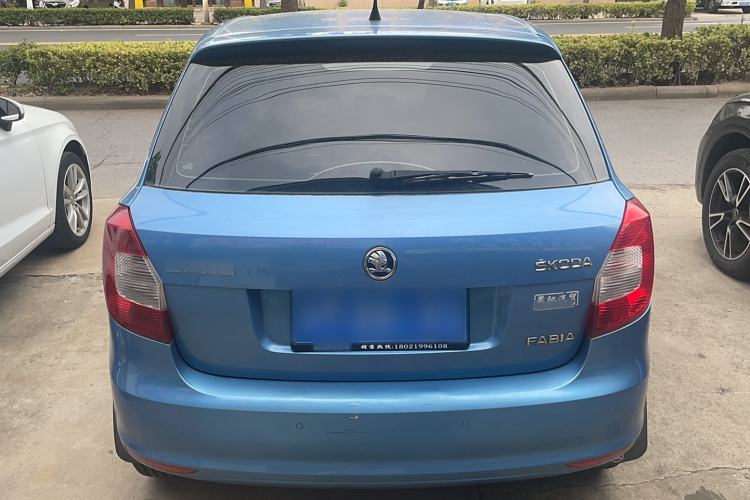 Used Skoda Fabia 2014 1.4L Automatic Crystal Edition Exterior 4