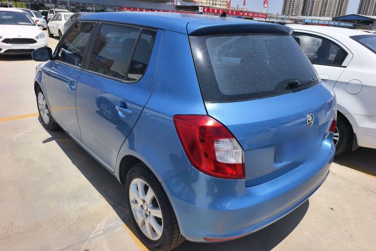 Used Skoda Fabia 2014 1.4L Automatic Crystal Edition Exterior 5