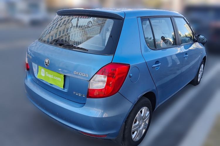 Used Skoda Fabia 2014 1.4L Automatic Crystal Edition Exterior 5