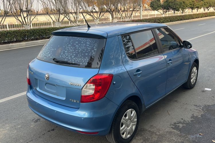 Used Skoda Fabia 2014 1.4L Manual Crystal Edition Exterior 5